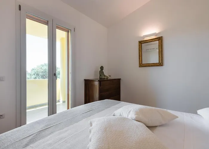 Nyaraló Mika Capitana